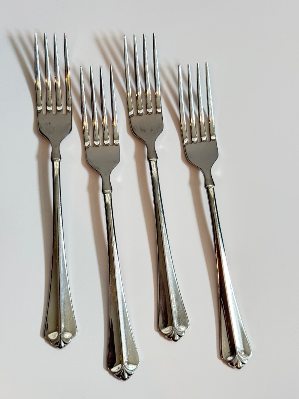 Oneida JUILLIARD set of 4 Dinner Forks